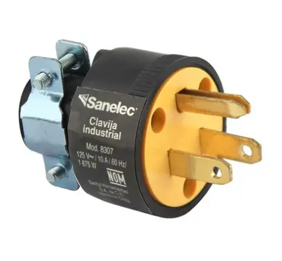 Clavija industrial aterrizada Sanelec