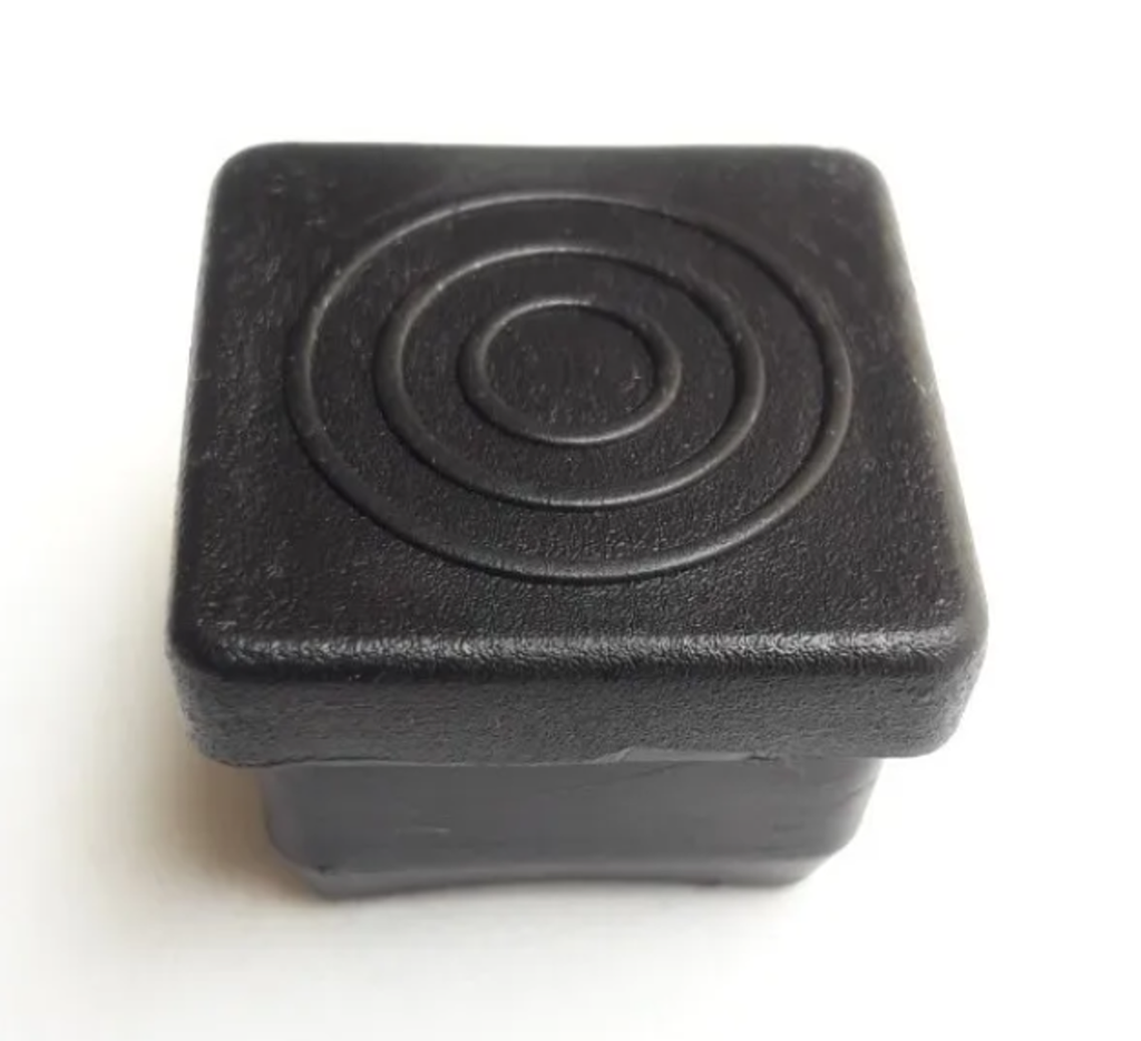 REGATON CUADRADO HULE NEGRO 1- 1/2"